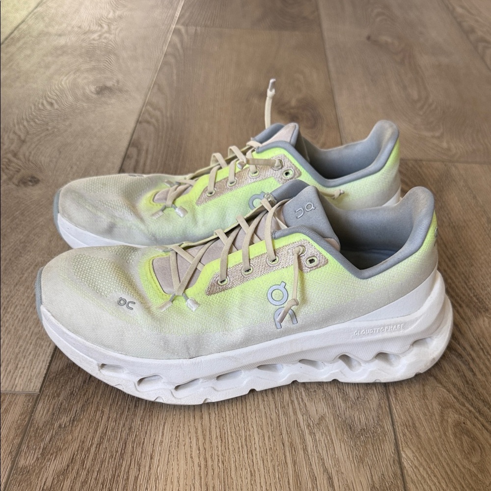 On Running Cloudtilt Lime and White running / walking Shoes 8.5